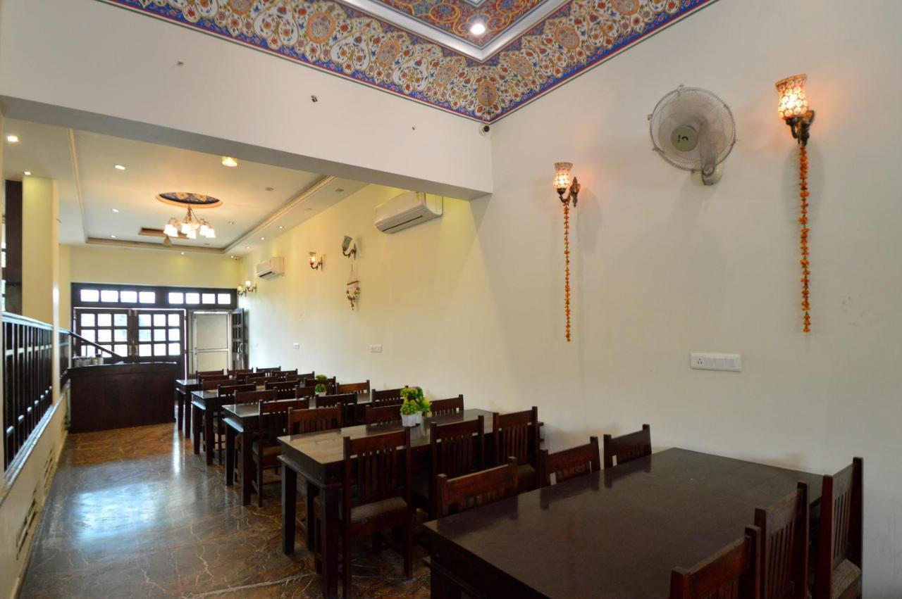 Hotel Surya Garh ジャイプール エクステリア 写真