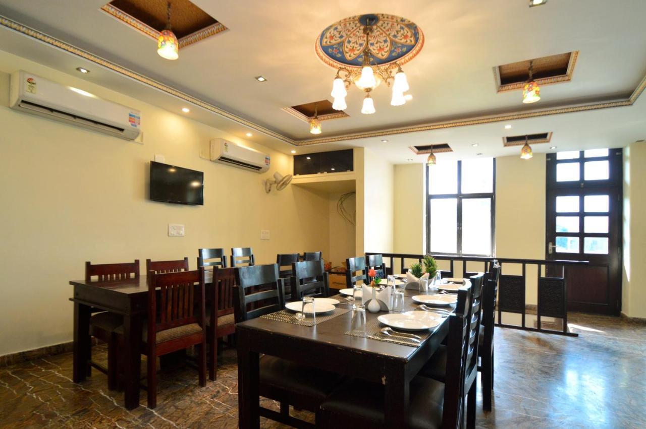 Hotel Surya Garh ジャイプール エクステリア 写真