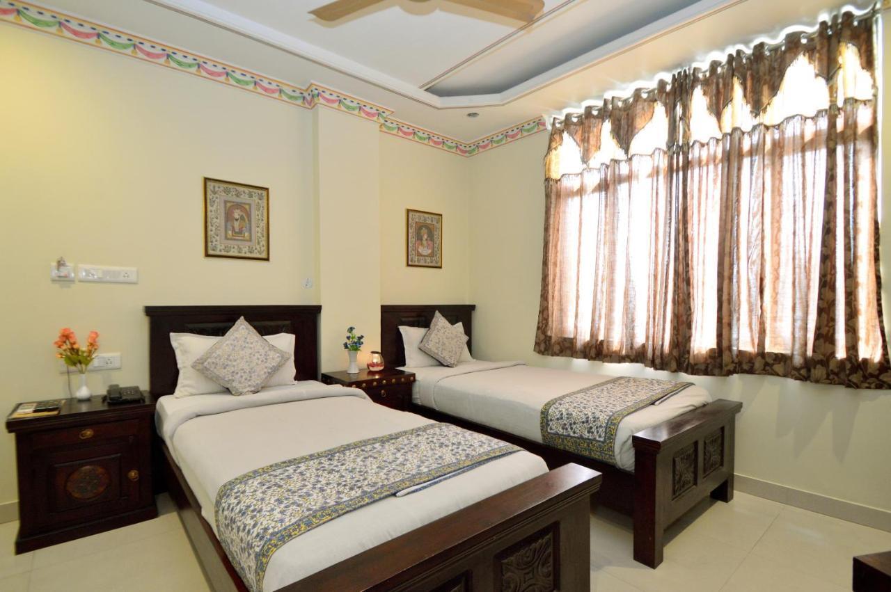 Hotel Surya Garh ジャイプール エクステリア 写真