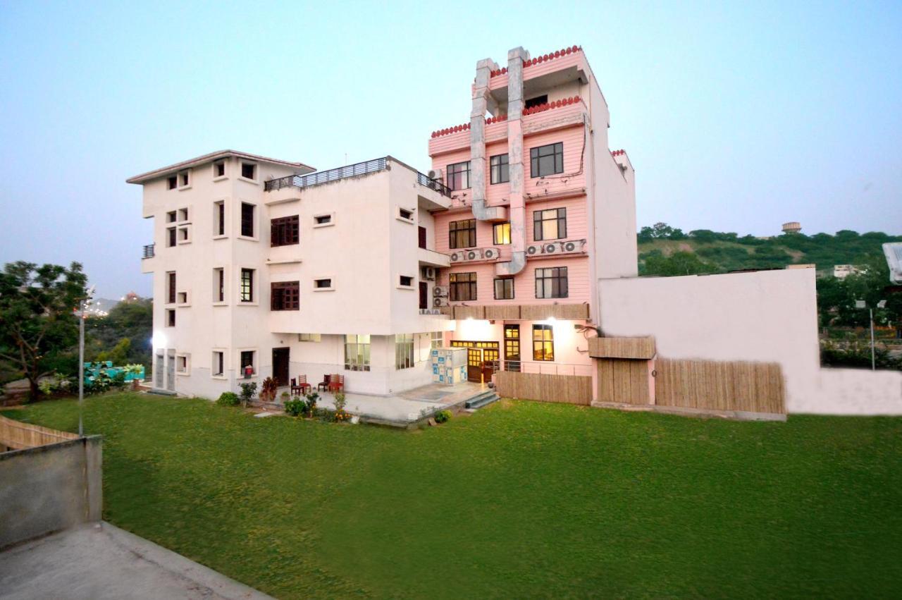 Hotel Surya Garh ジャイプール エクステリア 写真